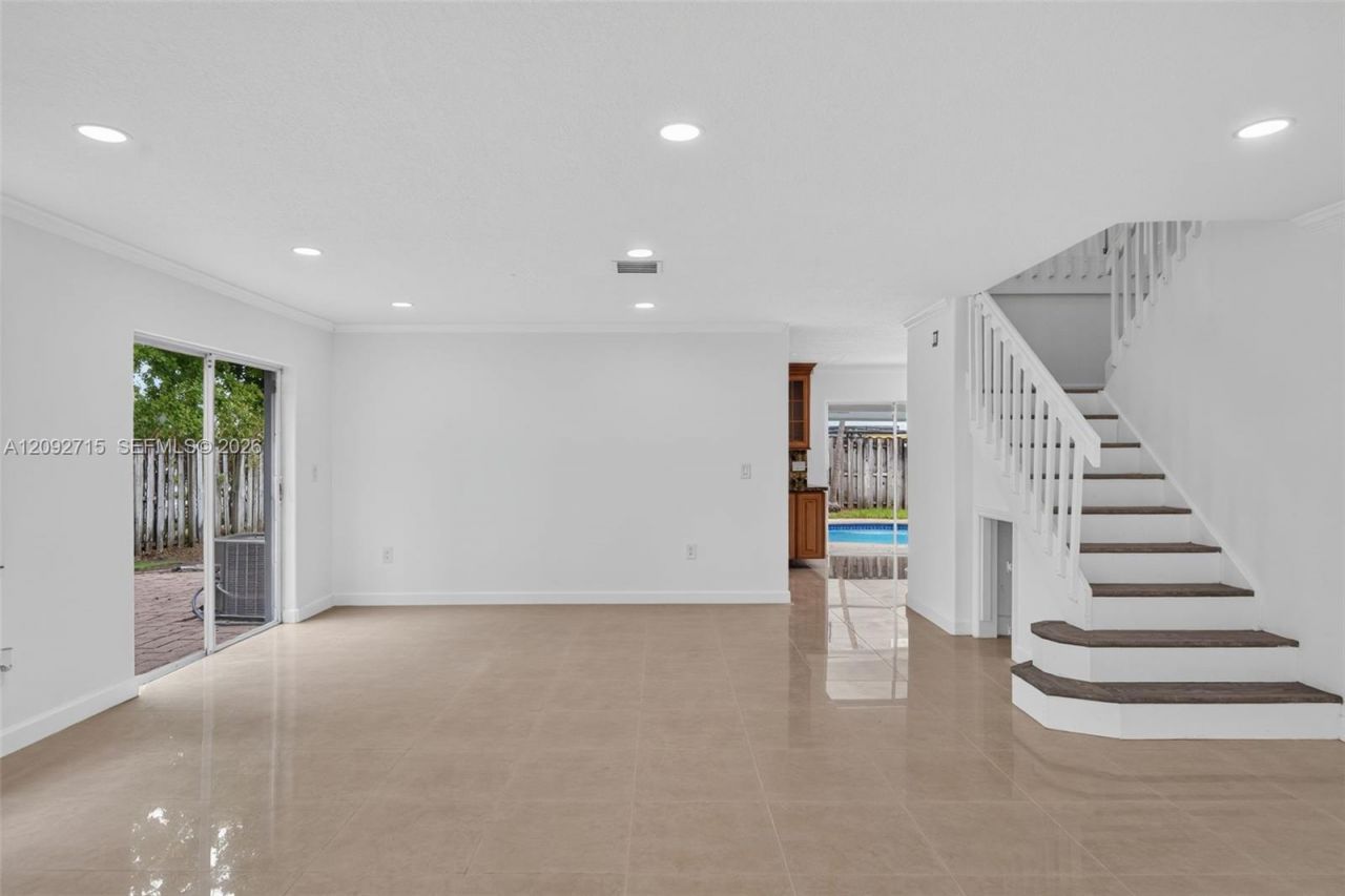 9410 SW 212th Ter , Cutler Bay, FL 33189 Photo