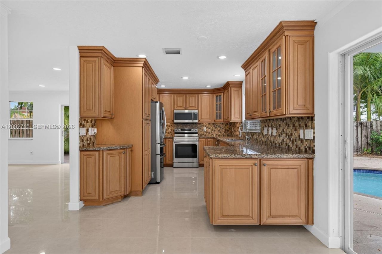 9410 SW 212th Ter , Cutler Bay, FL 33189 Photo