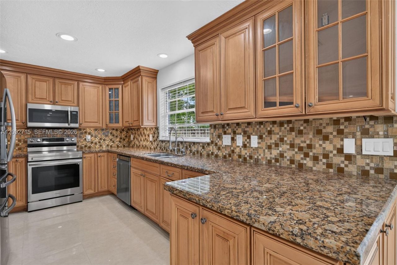 9410 SW 212th Ter , Cutler Bay, FL 33189 Photo