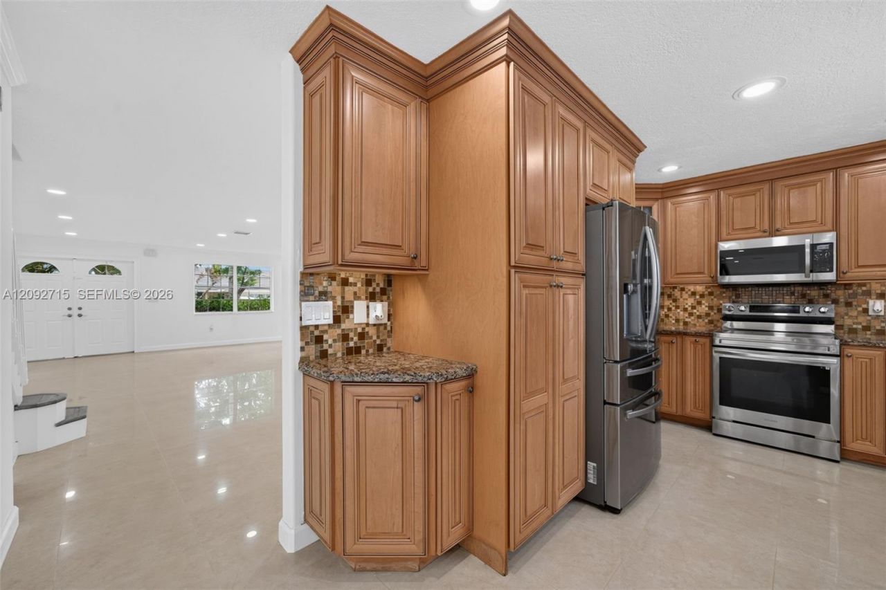 9410 SW 212th Ter , Cutler Bay, FL 33189 Photo