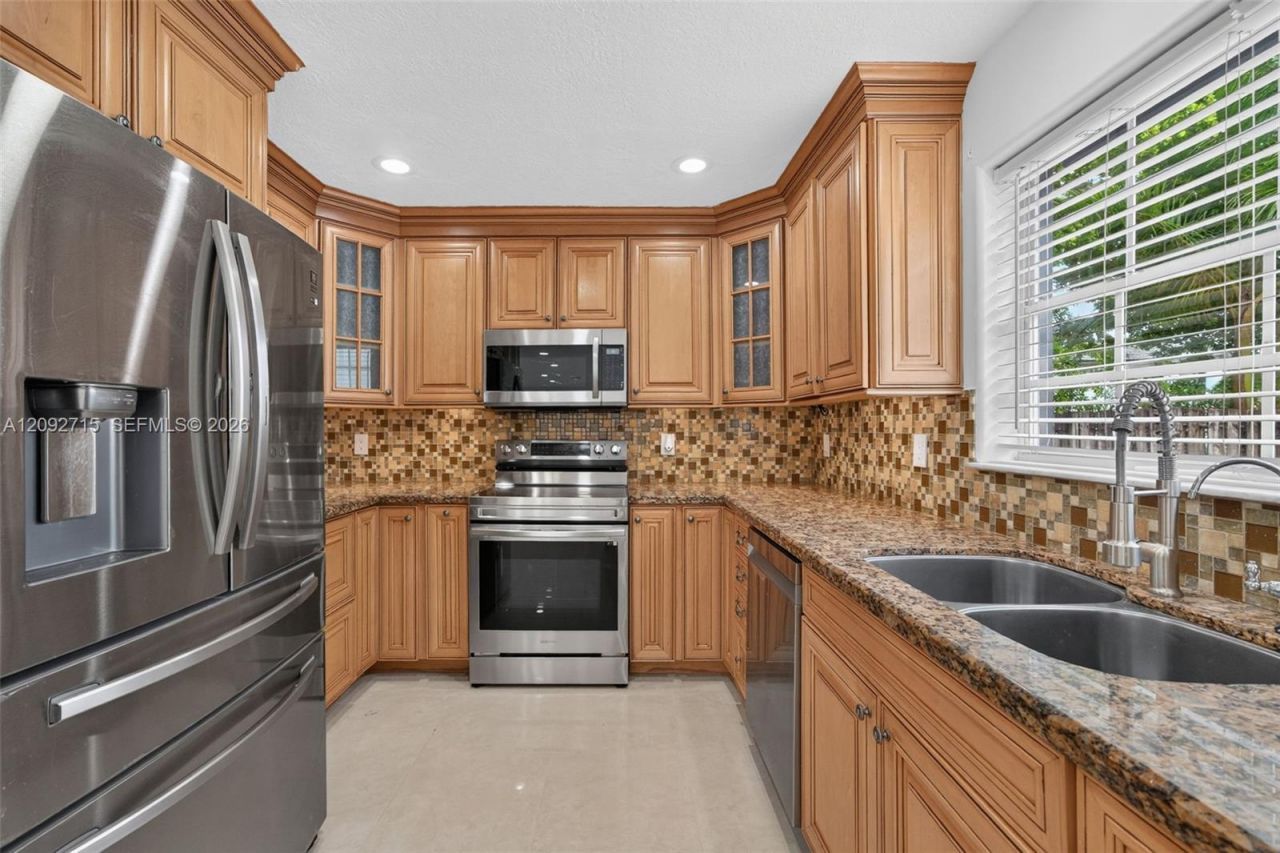 9410 SW 212th Ter , Cutler Bay, FL 33189 Photo