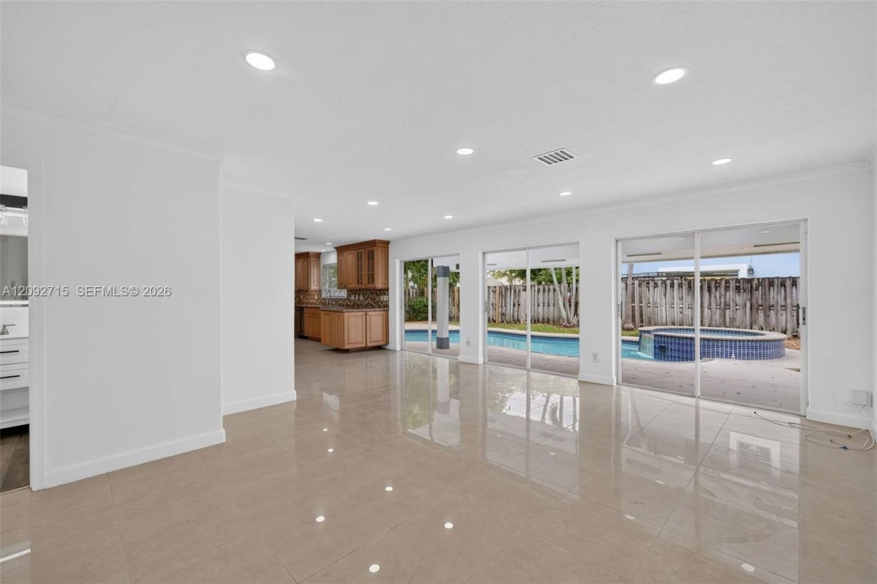 9410 SW 212th Ter , Cutler Bay, FL 33189 Photo