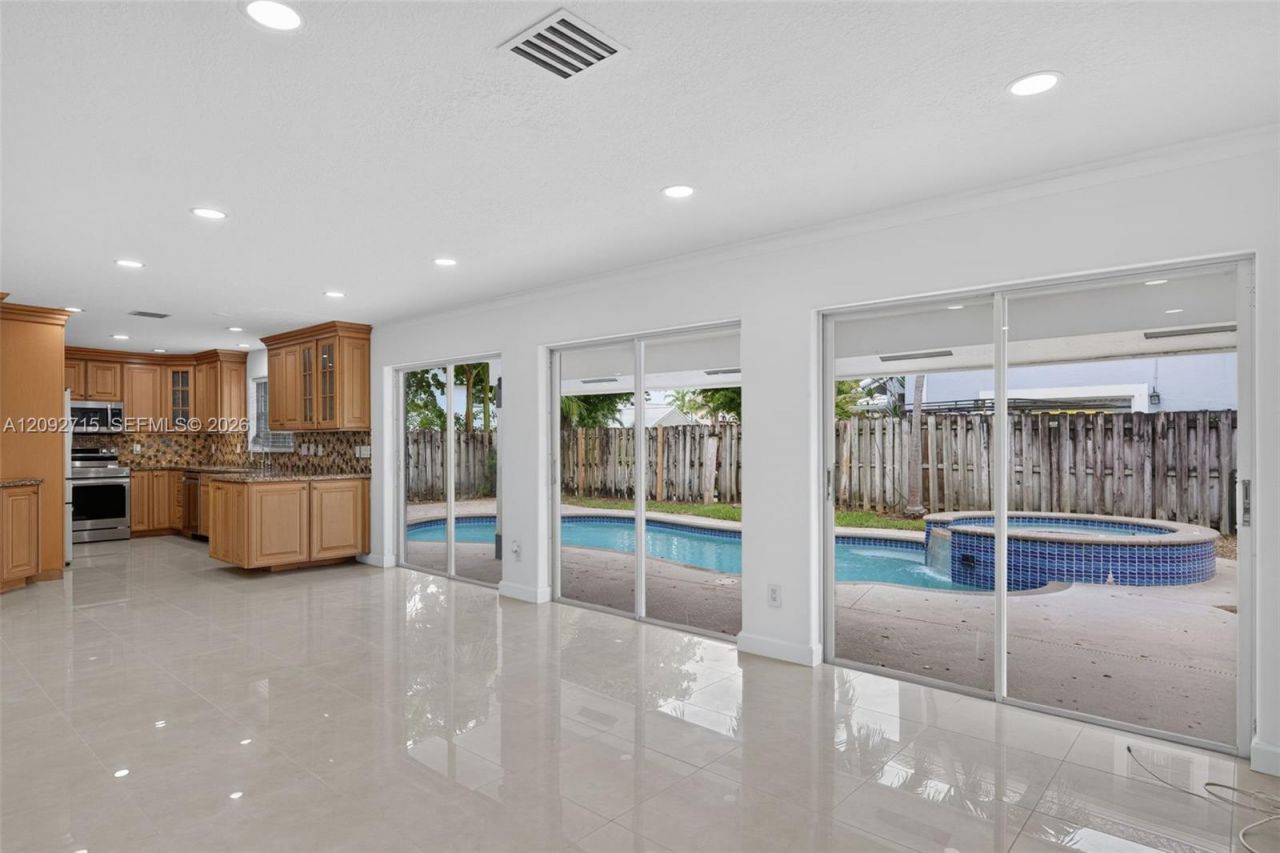 9410 SW 212th Ter , Cutler Bay, FL 33189 Photo