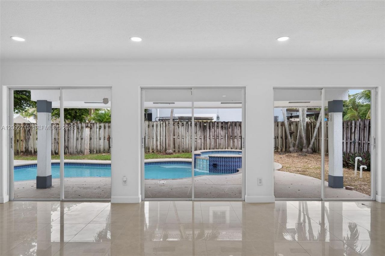 9410 SW 212th Ter , Cutler Bay, FL 33189 Photo