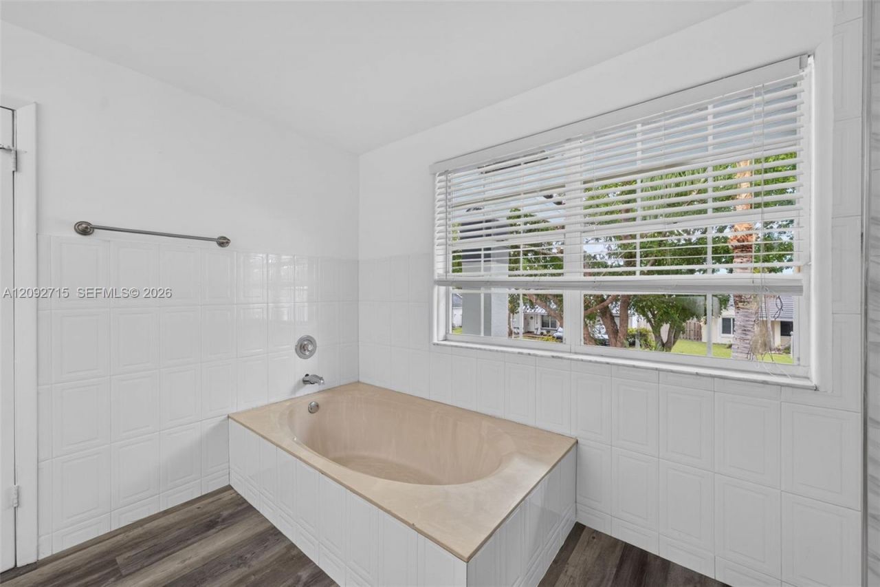 9410 SW 212th Ter , Cutler Bay, FL 33189 Photo