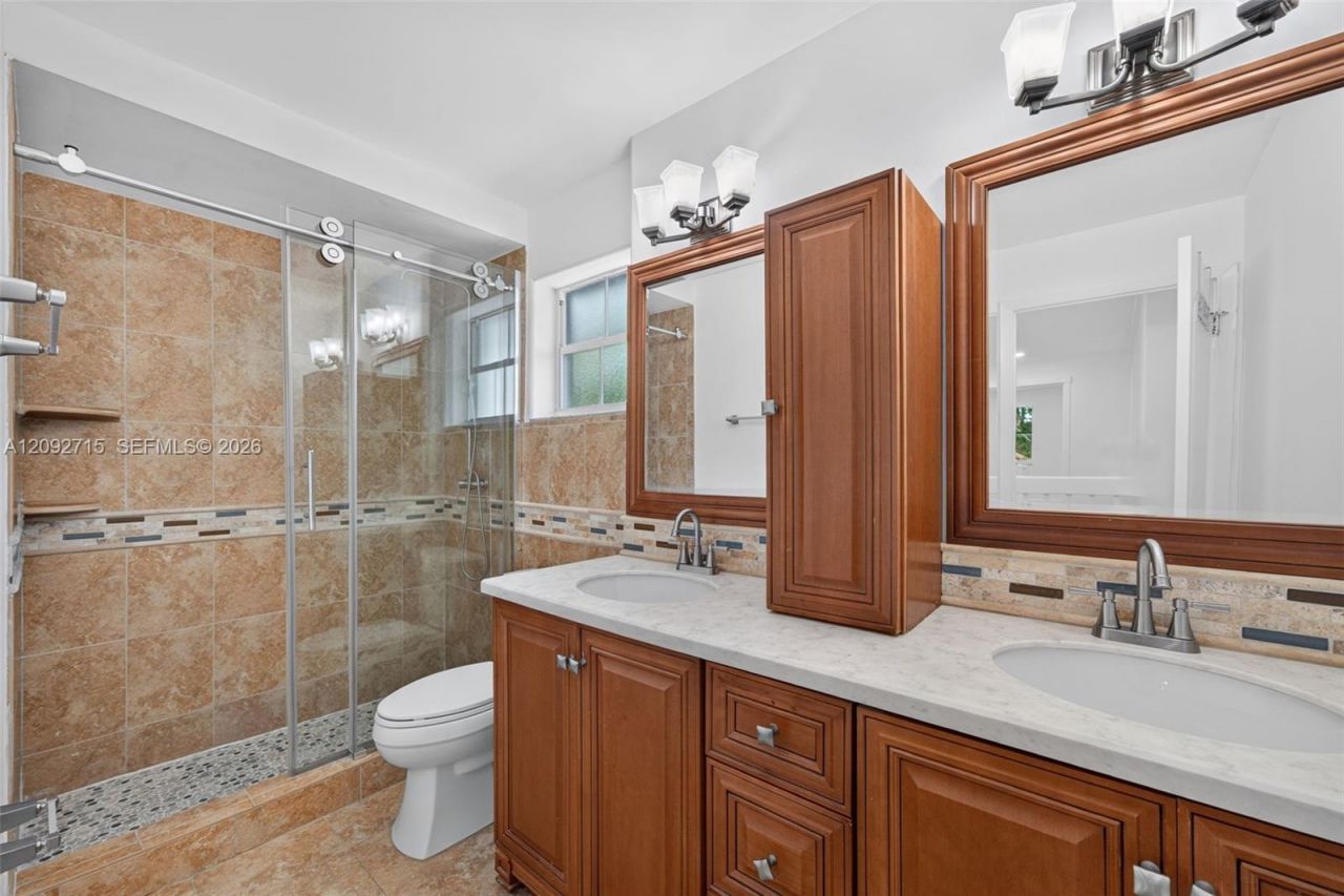 9410 SW 212th Ter , Cutler Bay, FL 33189 Photo