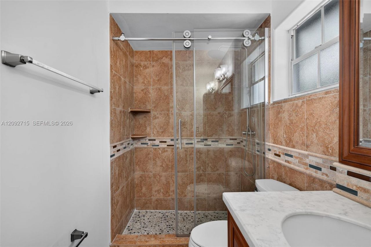 9410 SW 212th Ter , Cutler Bay, FL 33189 Photo