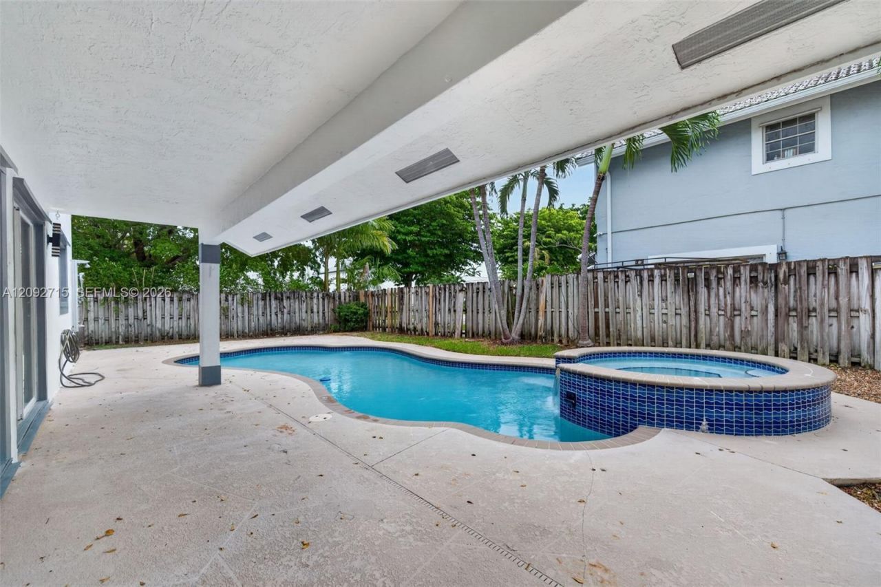 9410 SW 212th Ter , Cutler Bay, FL 33189 Photo