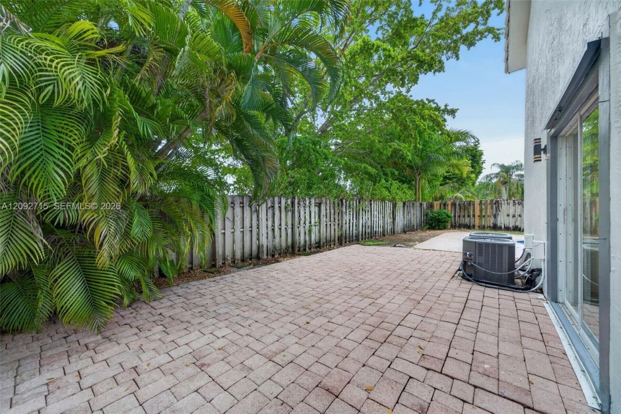 9410 SW 212th Ter , Cutler Bay, FL 33189 Photo