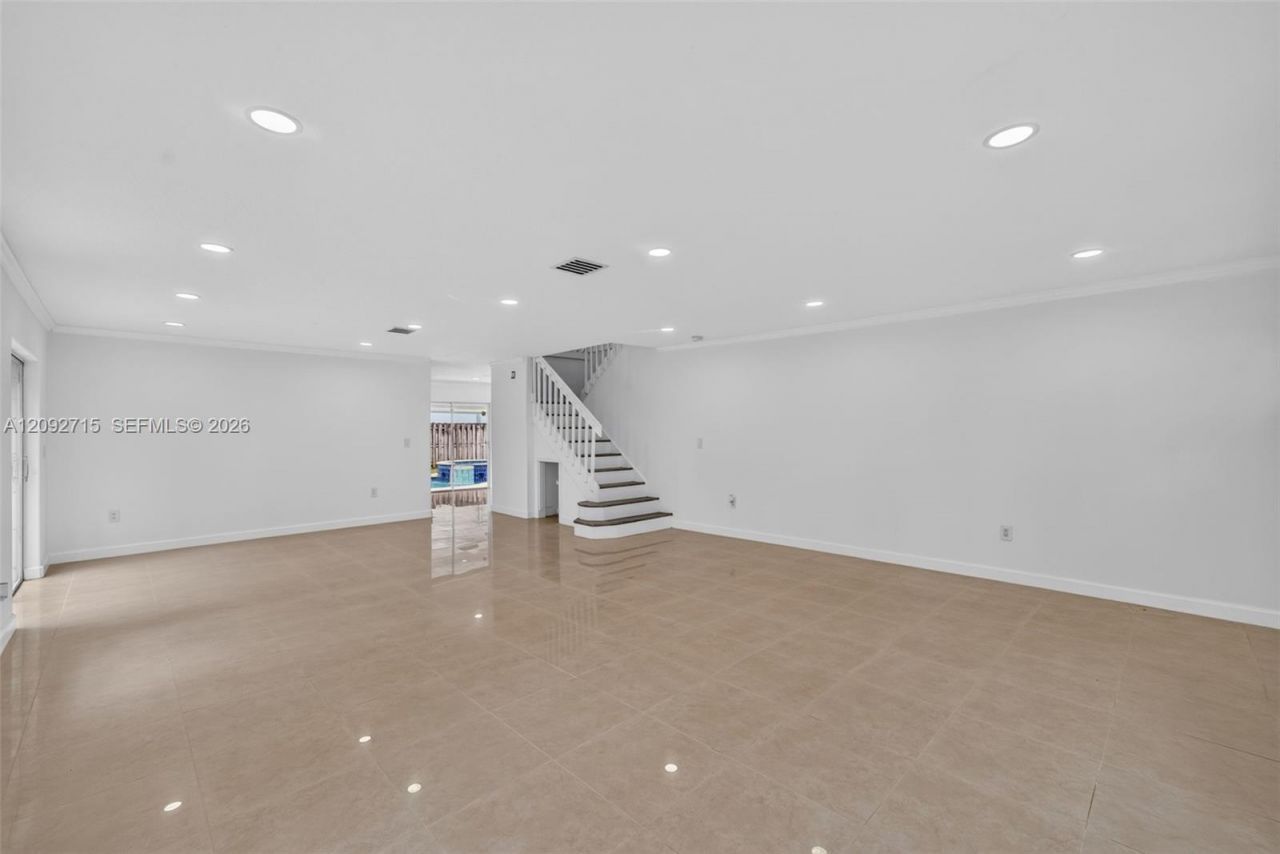 9410 SW 212th Ter , Cutler Bay, FL 33189 Photo