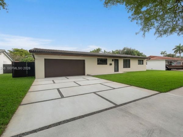 14515 Mahogany Ct , Miami Lakes, FL 33014