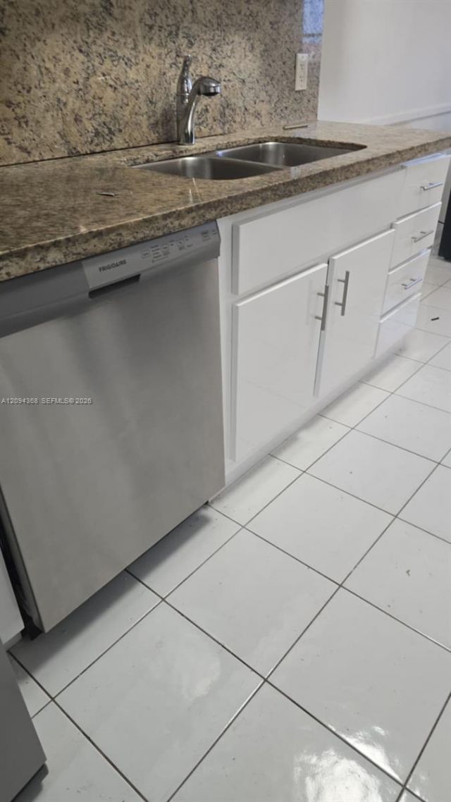 250 Jacaranda Dr, Unit 305, Plantation, FL 33324 Photo