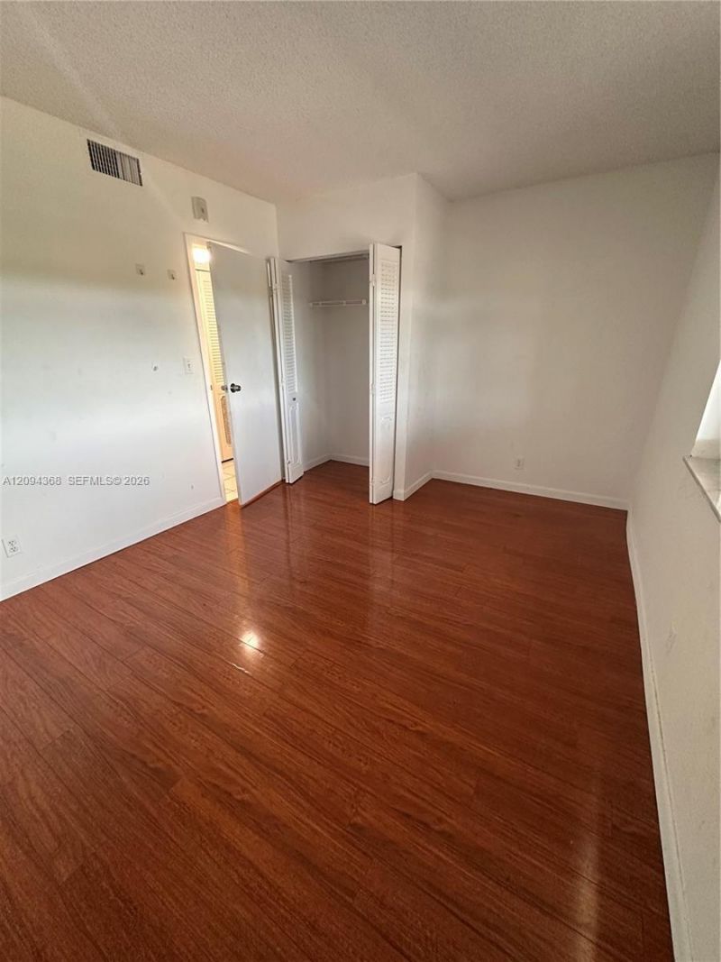 250 Jacaranda Dr, Unit 305, Plantation, FL 33324 Photo