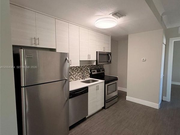 115 Menores Ave , Unit 8, Coral Gables, FL 33134