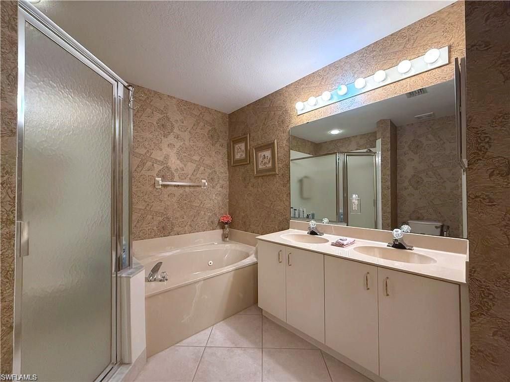 6580 Huntington Lakes Cir , Unit 202, Naples, FL 34119 Photo