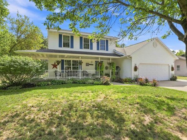 325 KING OLAVS LANE, Iola, WI 54945