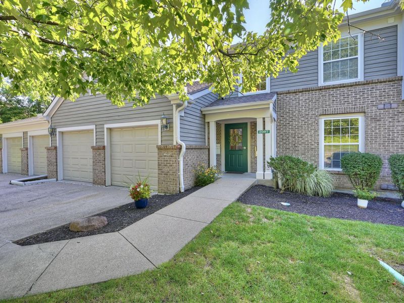 2097 Clareglen Drive, Unit 202, Crescent Springs, KY 41017 Photo 1