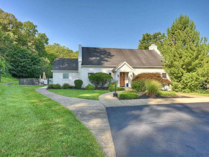 2097 Clareglen Drive, Unit 202, Crescent Springs, KY 41017 Photo 16