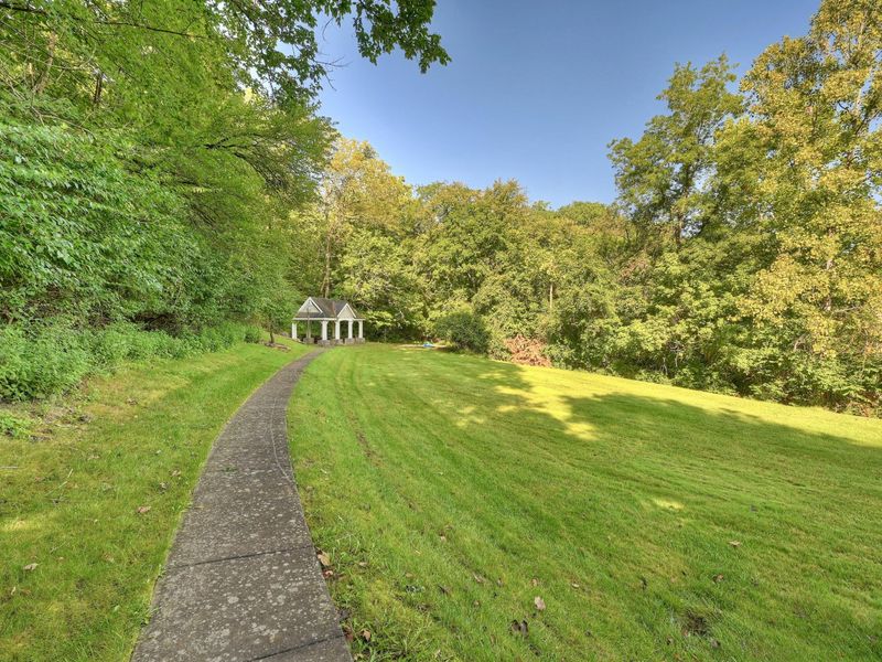 2097 Clareglen Drive, Unit 202, Crescent Springs, KY 41017 Photo 20