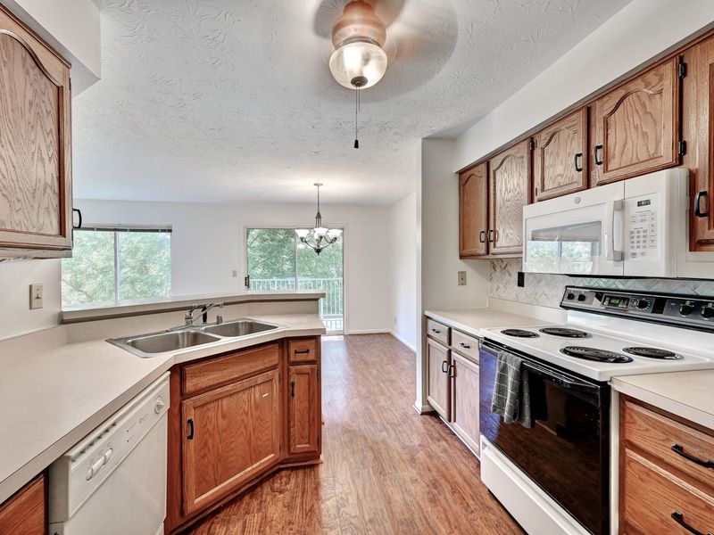 2097 Clareglen Drive, Unit 202, Crescent Springs, KY 41017 Photo 4