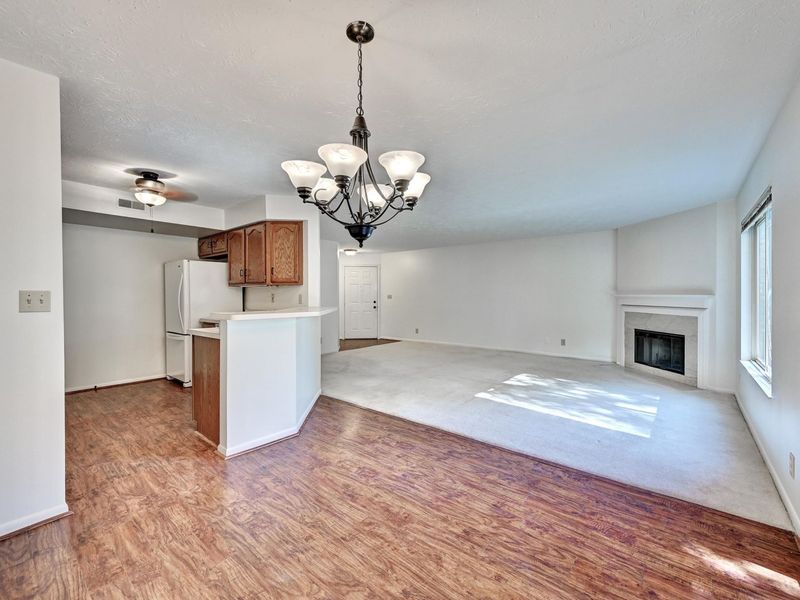 2097 Clareglen Drive, Unit 202, Crescent Springs, KY 41017 Photo 5