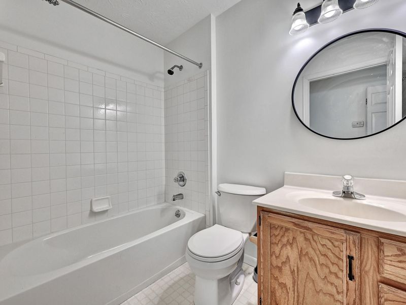 2097 Clareglen Drive, Unit 202, Crescent Springs, KY 41017 Photo 7