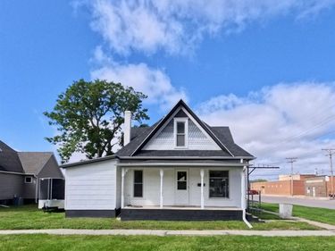 1702 16th Avenue, Central City, NE 68826
