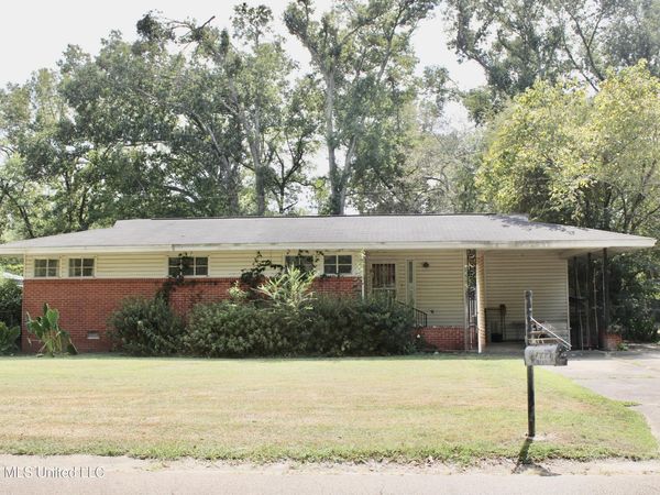 23 Longview Drive, Grenada, MS 38901