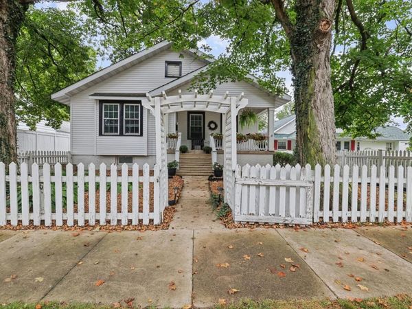 119 S Pine Street , Arcola, IL 61910