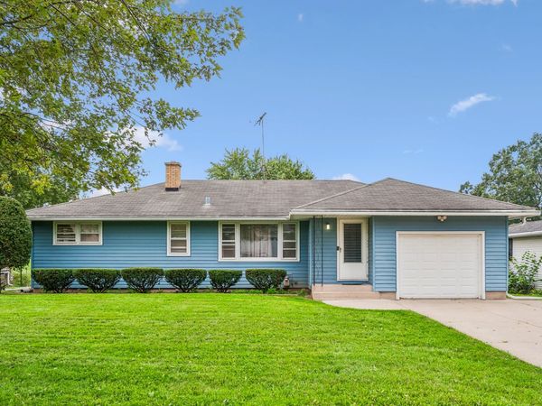 2135 Hawthorne Lane , Waukegan, IL 60087