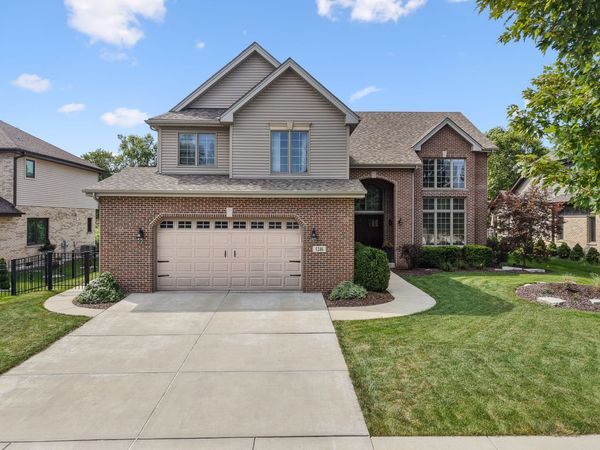 1246 Chatham Drive, Lemont, IL 60439