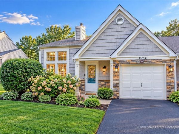 1307 Seabury Circle , Carol Stream, IL 60188