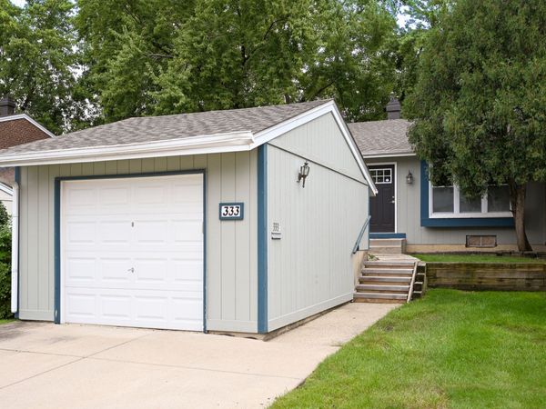 333 Colony Green Drive , Bloomingdale, IL 60108