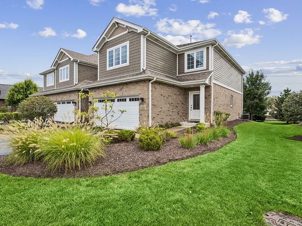 12424 Lacey Drive , Lemont, IL 60439