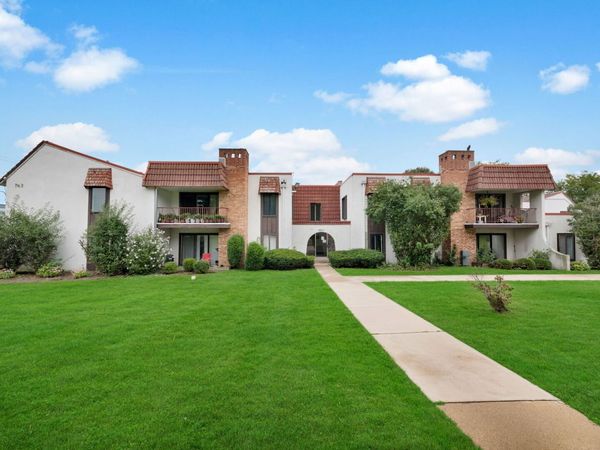 743 E Fullerton Avenue , Unit 112, Glendale Heights, IL 60139