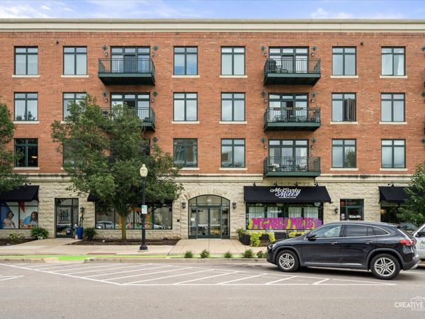 140 S RIVER Street , Unit 211, Aurora, IL 60506