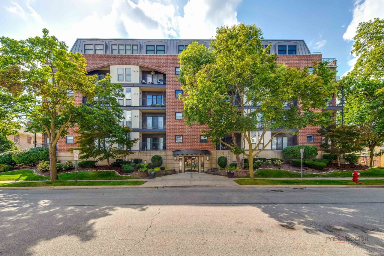 110 S Evergreen Avenue, Unit 4C-N, Arlington Heights, IL 60005 Main Photo