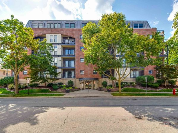 110 S Evergreen Avenue, Unit 4C-N, Arlington Heights, IL 60005