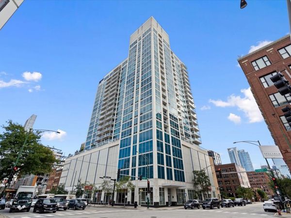 757 N Orleans Street, Unit 805, Chicago, IL 60654