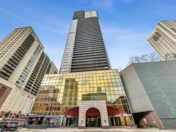 10 E ONTARIO Street, Unit 5001-02, Chicago, IL 60611