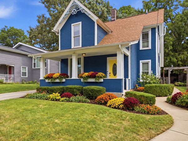 602 S 5th Avenue, St. Charles, IL 60174