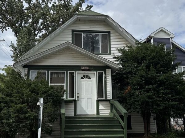 7220 N Hamilton Avenue , Chicago, IL 60645
