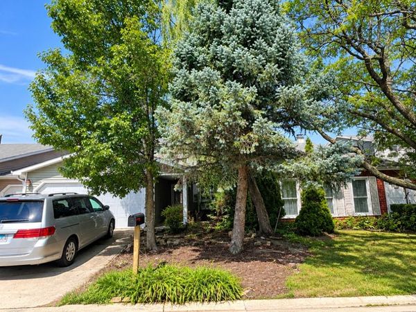 378 Thorncliffe Heights , Glendale Heights, IL 60139