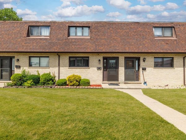 7546 S Cork Avenue , Justice, IL 60458