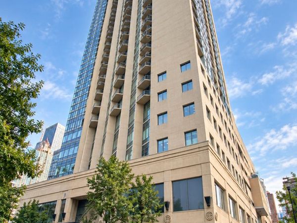 111 W Maple Street, Unit 2701, Chicago, IL 60610