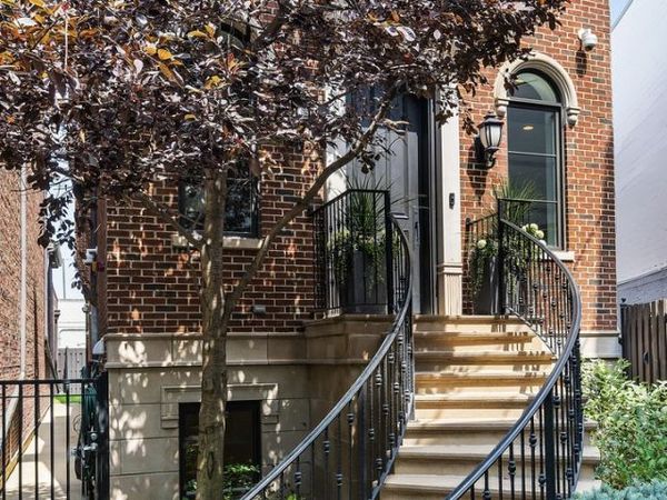 1630 W Surf Street, Chicago, IL 60657