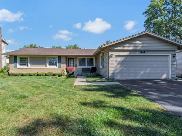 80 Essex Road, Elk Grove Village, IL 60007