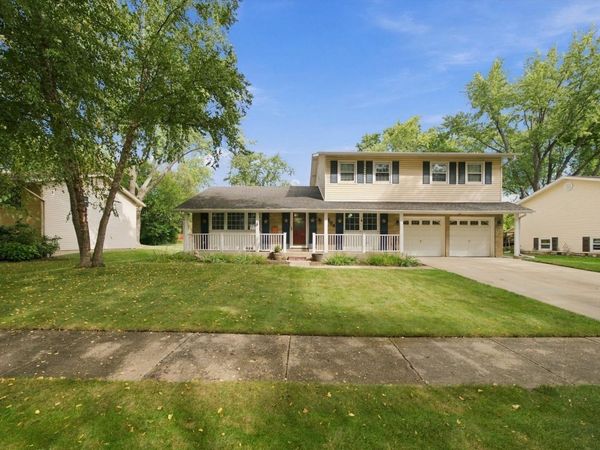 894 E Schirra Drive , Palatine, IL 60074