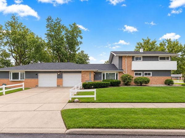369 Waverly Street , Park Forest, IL 60466