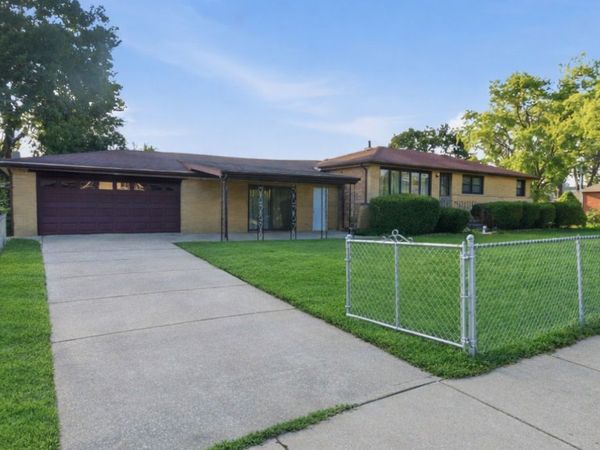 8300 Long Avenue , Burbank, IL 60459